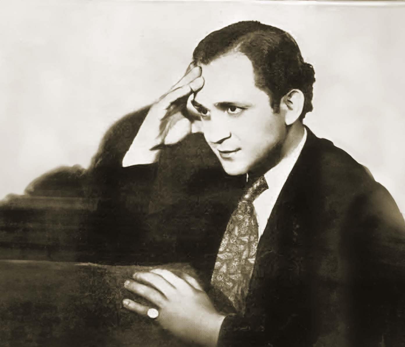 Signed portrait photograph of mentalist Maurice Fogel